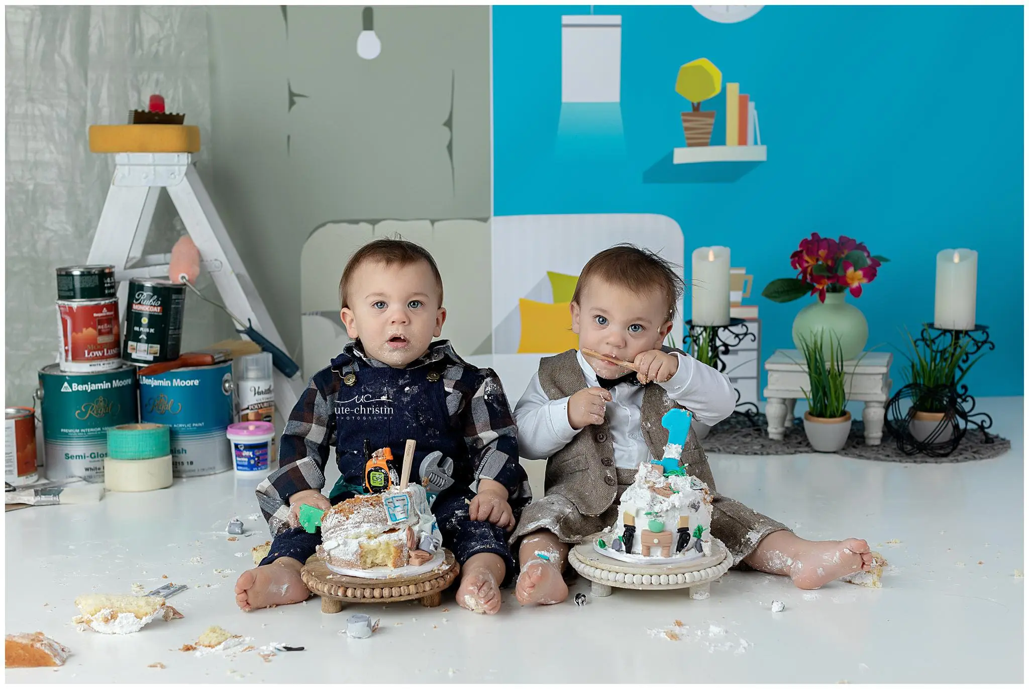 adorable little guys smashing their cake in our beautiful connecticut studio