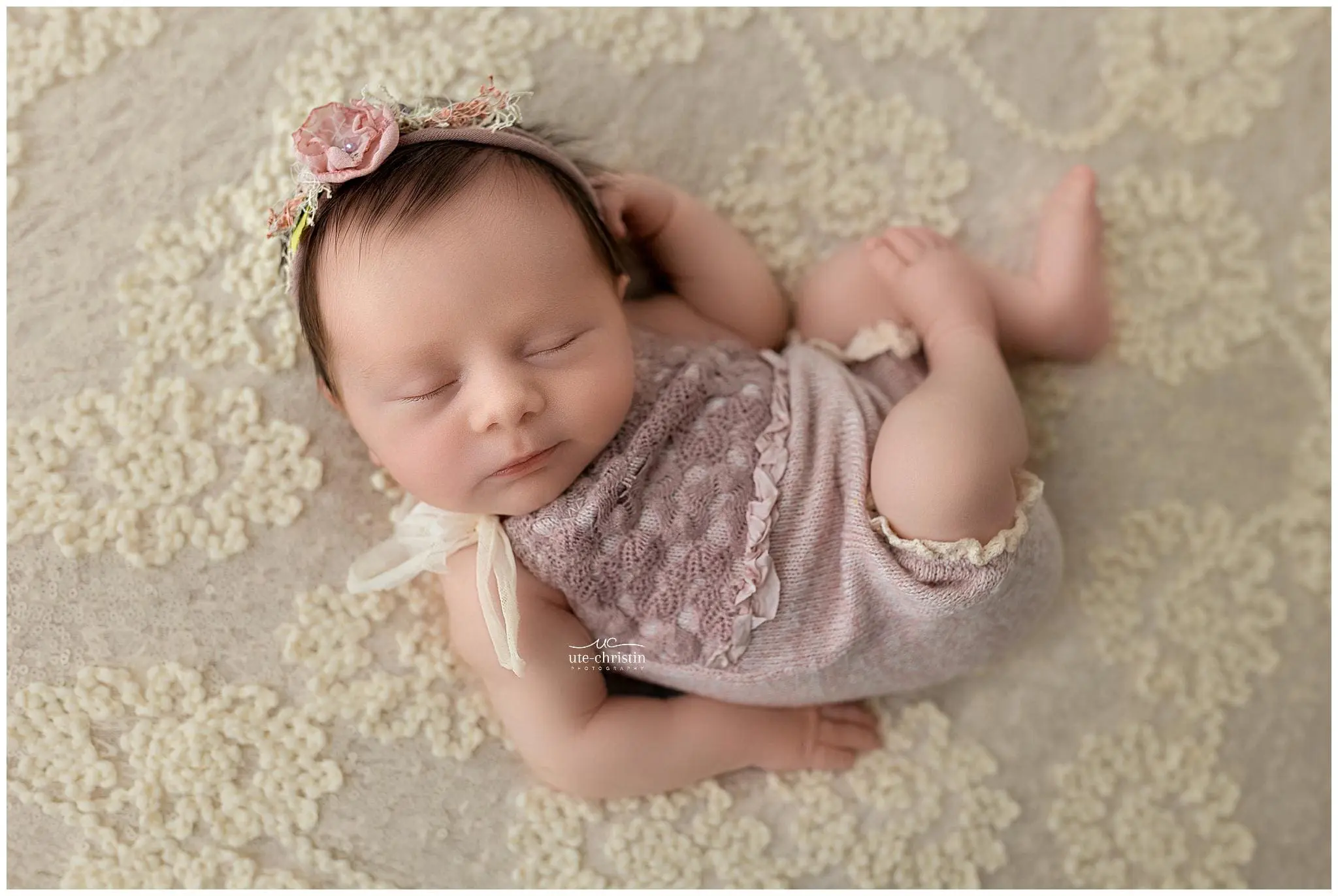 NewbornPhotosCT_2214.jpg NewbornPhotosCT_2214.jpg