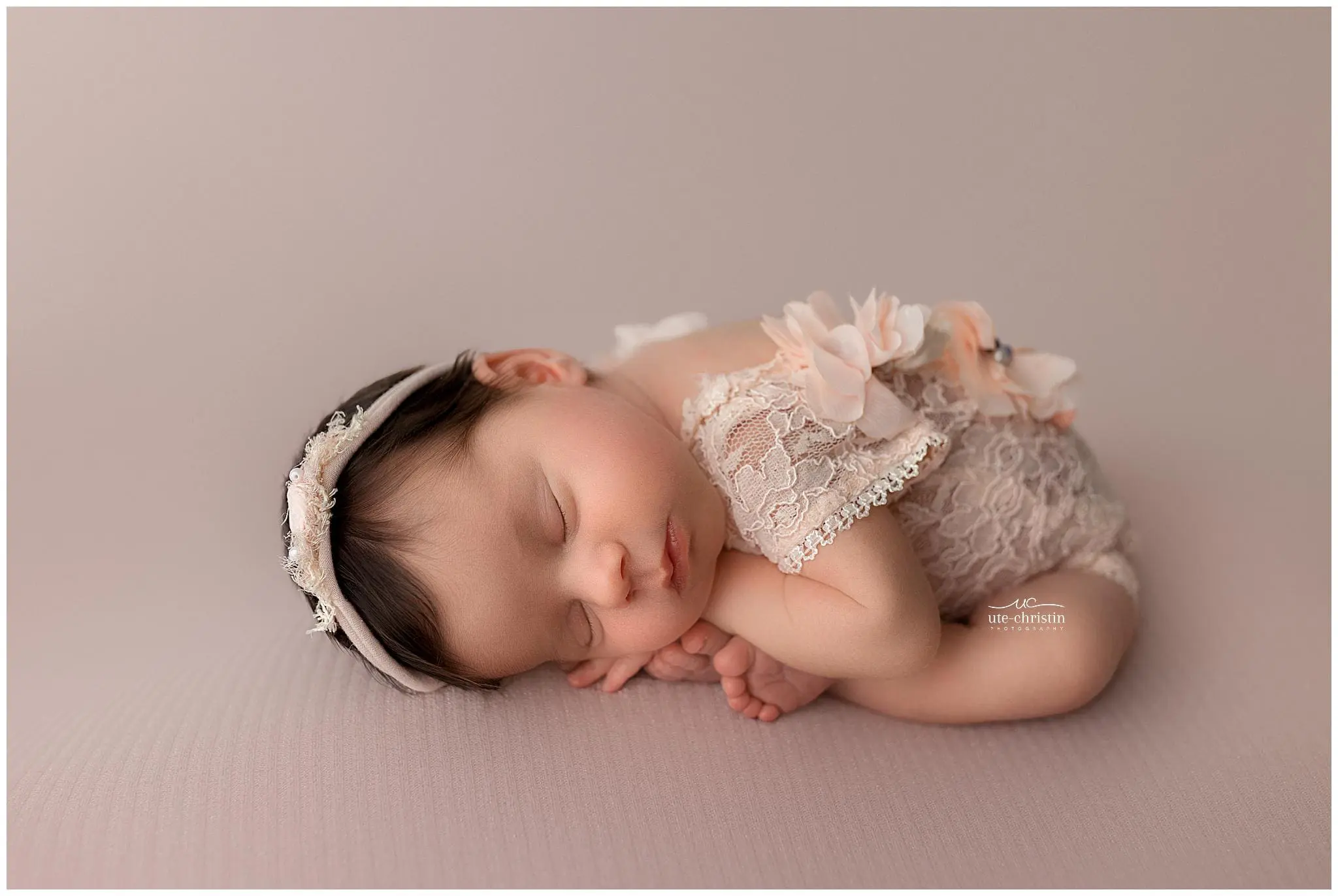 NewbornPhotosCT_3470.jpg NewbornPhotosCT_3470.jpg